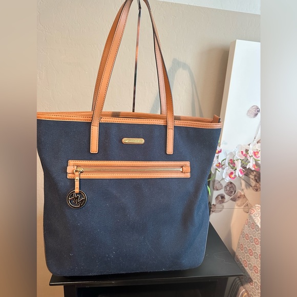 Michael Kors Tote Bag great condition - Picture 1 of 10